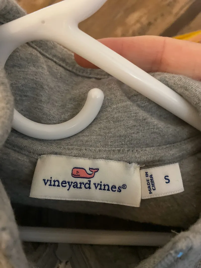 Vineyard Vines Quarterzip - Image 4
