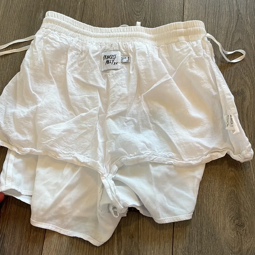 Princess Polly Amelia Short White Size 4 - Image 8