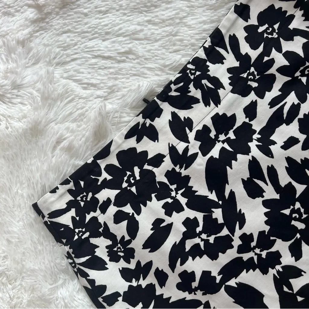 LOFT Monochrome Leaf Print Skirt Size 2 - Image 3
