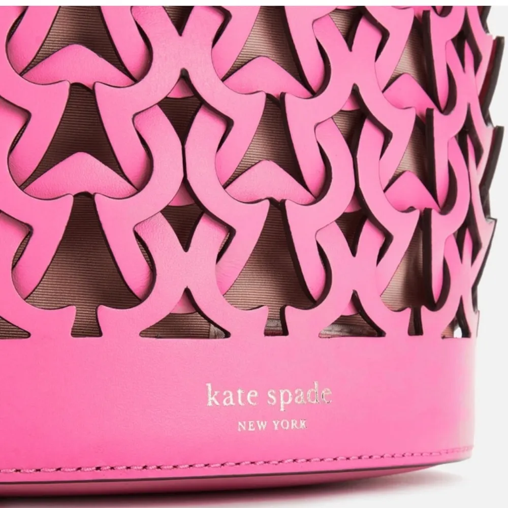 NWT  Dorie small bucket bag in Hibiscus Tea - Image 5