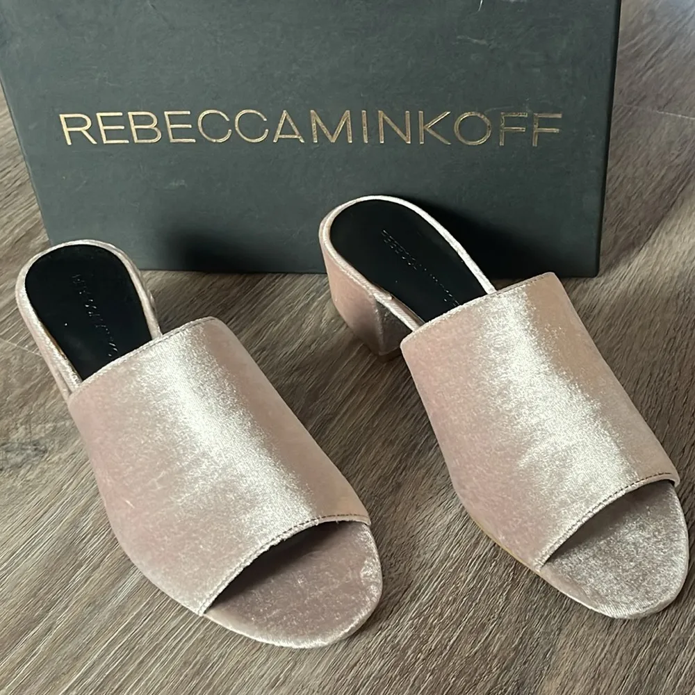 Rebecca Minkoff Ivonne Smooth Velvet Sandals Size 8 Medium - Image 4