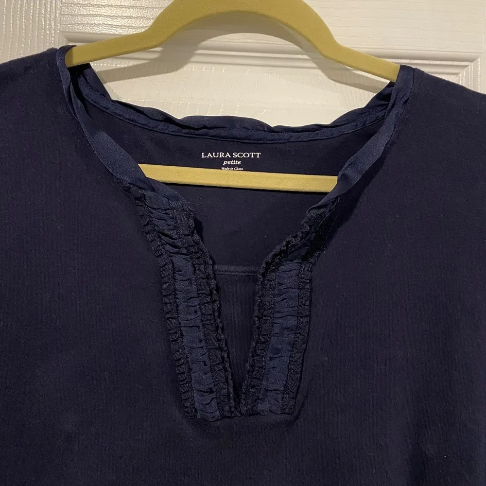 Laura Scott Size LP Navy Blue 3/4 Sleeve V Neck Top Satib Embroidered Trim - Image 2