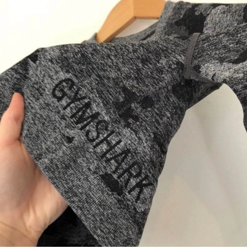 GYMSHARK Adapt Camo Seamless Long Sleeve Crop Top - Image 9