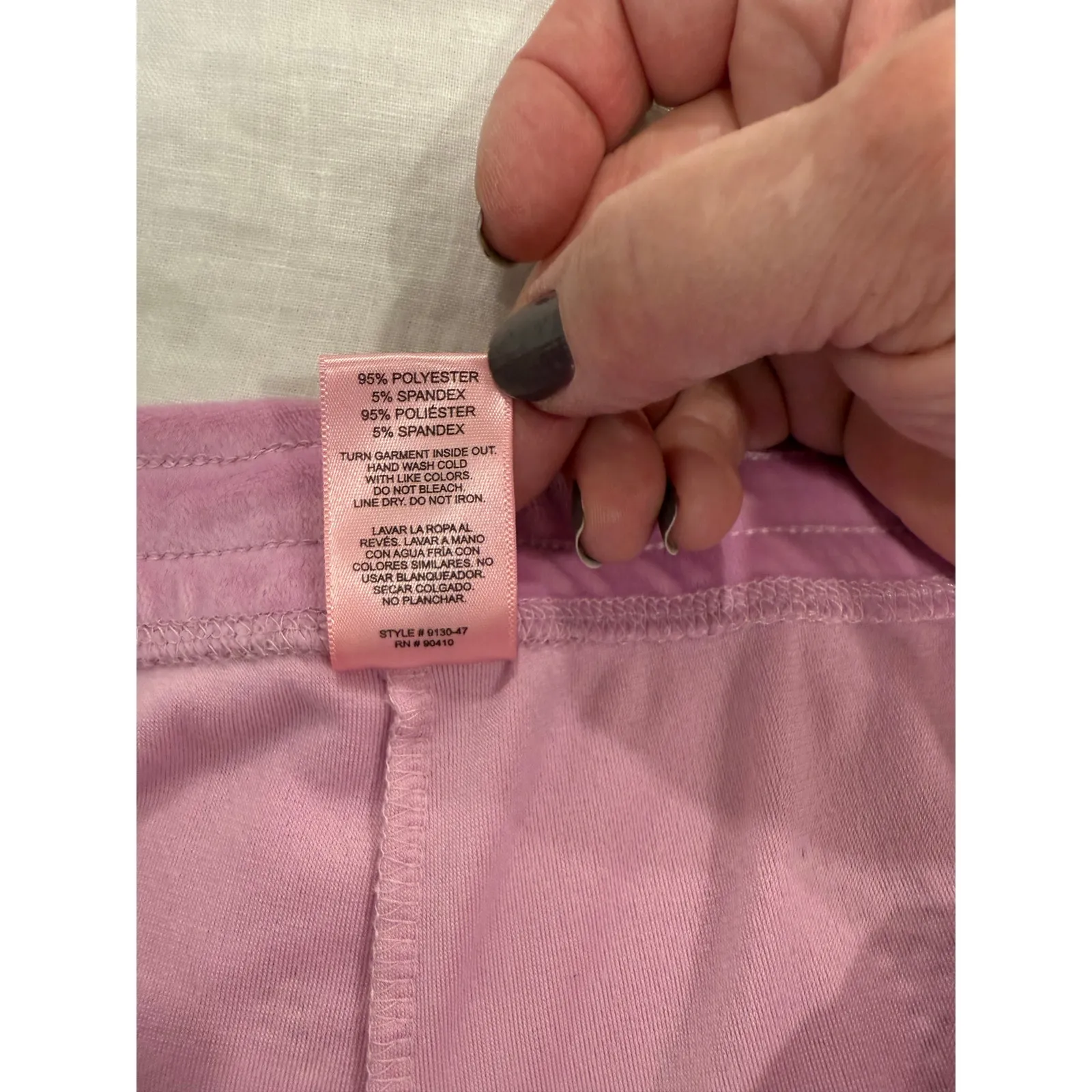 Juicy Couture Pink Velour Matching Set Size Large Bejeweled Lounge top & shorts - Image 7