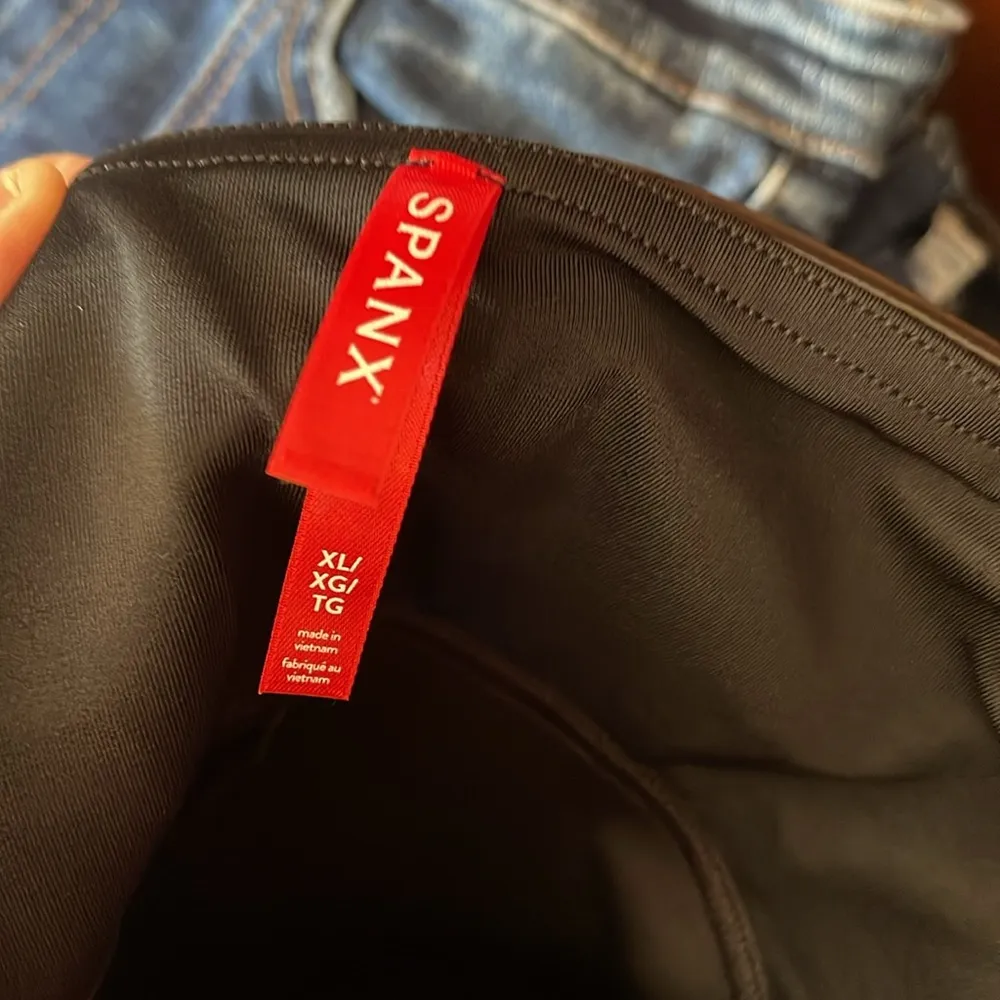 Revolve SPANX faux patent leather leggings size extra large - Image 8