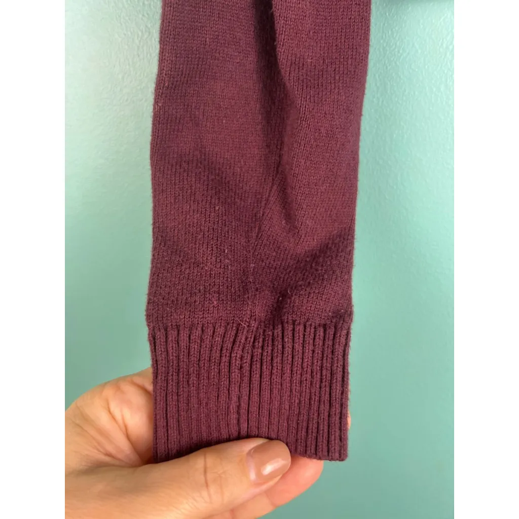 Women's Hollister Burgundy White Argyle Cropped Cardigan Sweater V neck S - Image 5