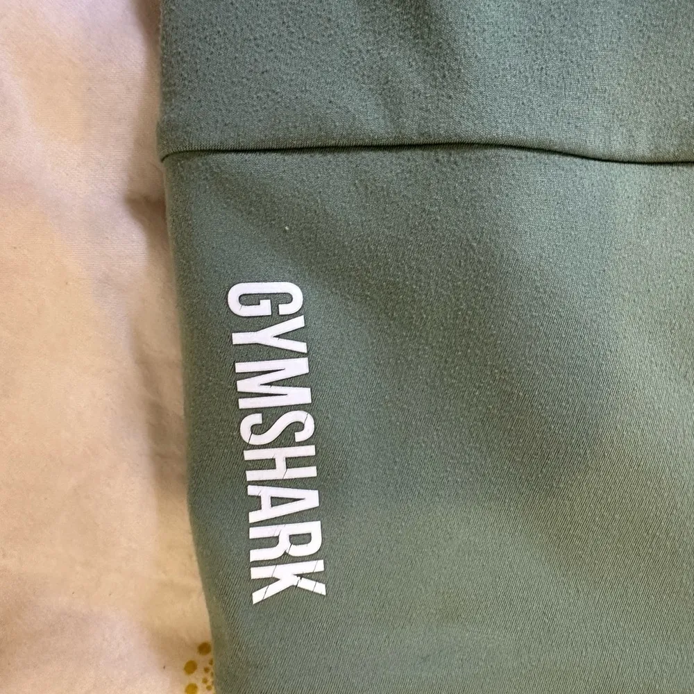 Gymshark Leggins Women’s M Sweat Seamless 7/8ths Cropped WorkOut Yoga Pants - Image 4