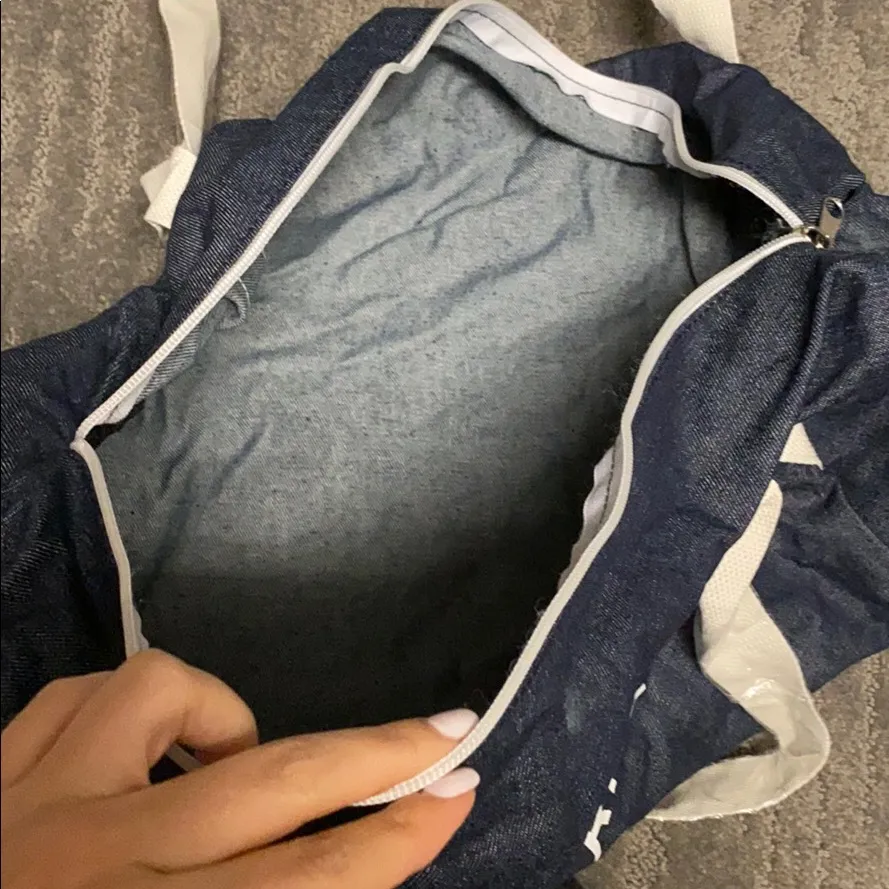 NWOT Women blue denim color Jean Gym bag MEET AT THE BARRE print sporty classic - Image 4