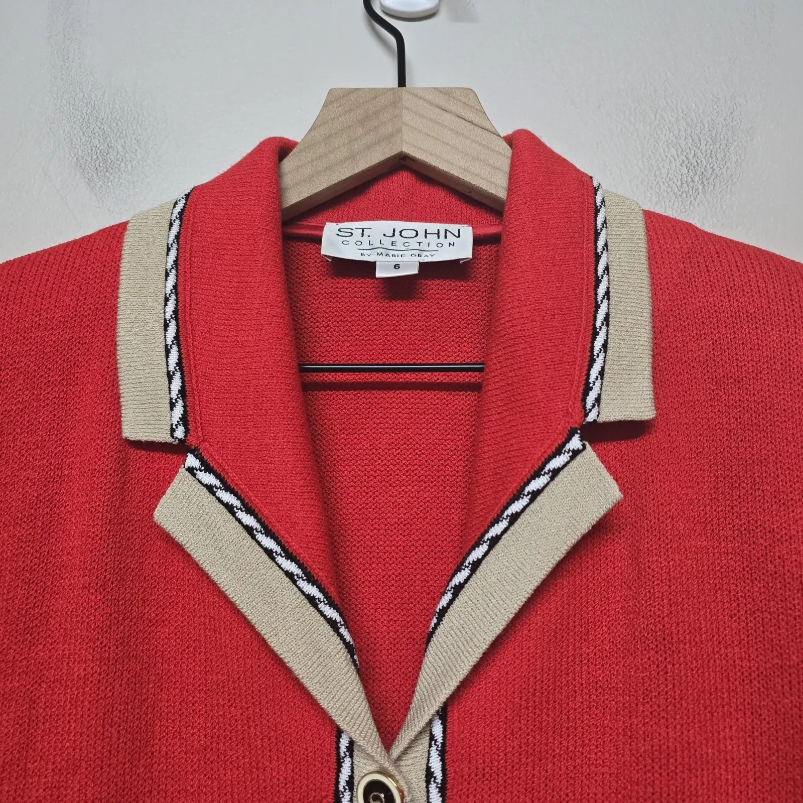 St. John‎ Collection by Marie Gray Red Knit Blazer Jacket Sz 6 Gold Button Flaw - Image 2