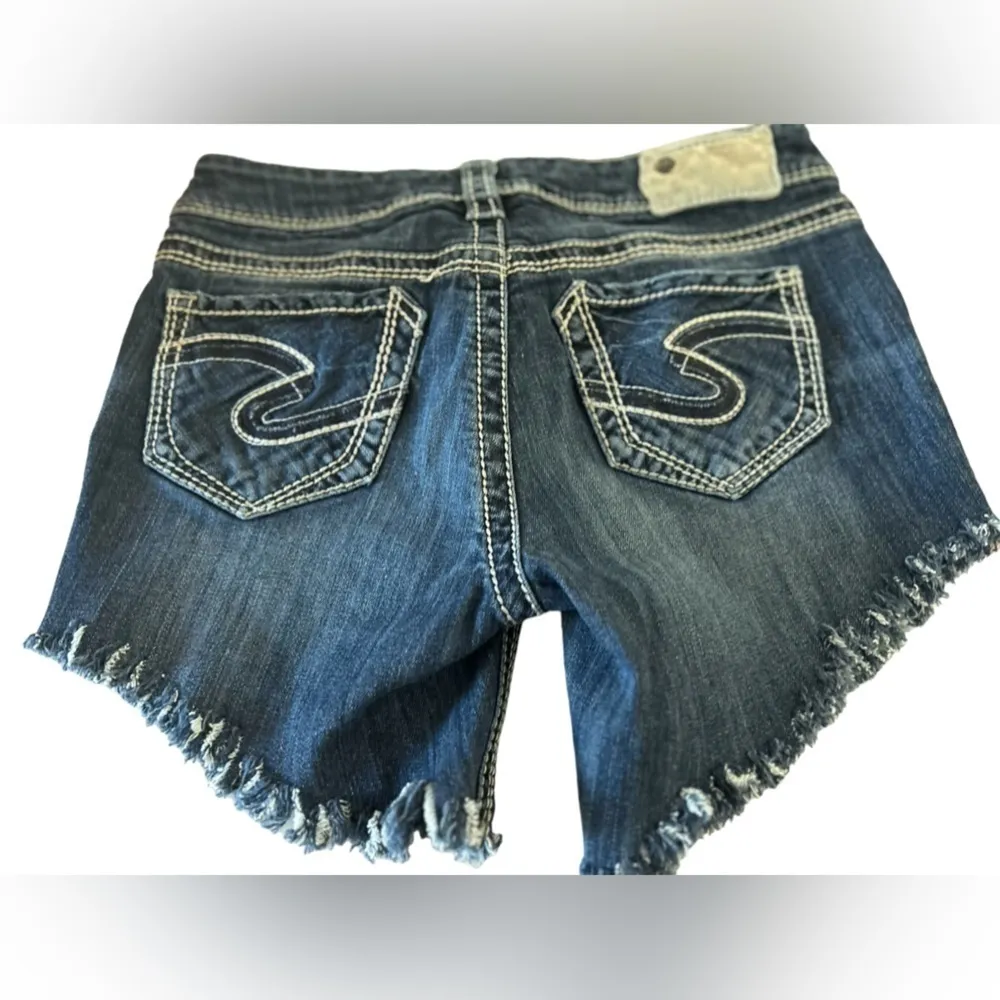 Silver Jeans Suki distressed Denim Shorts size‎ 28 - Image 9