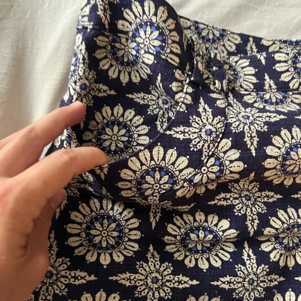 Anthropologie Elevenses Navy Floral Medallion Shorts Size 12 Boho Chic - Image 7