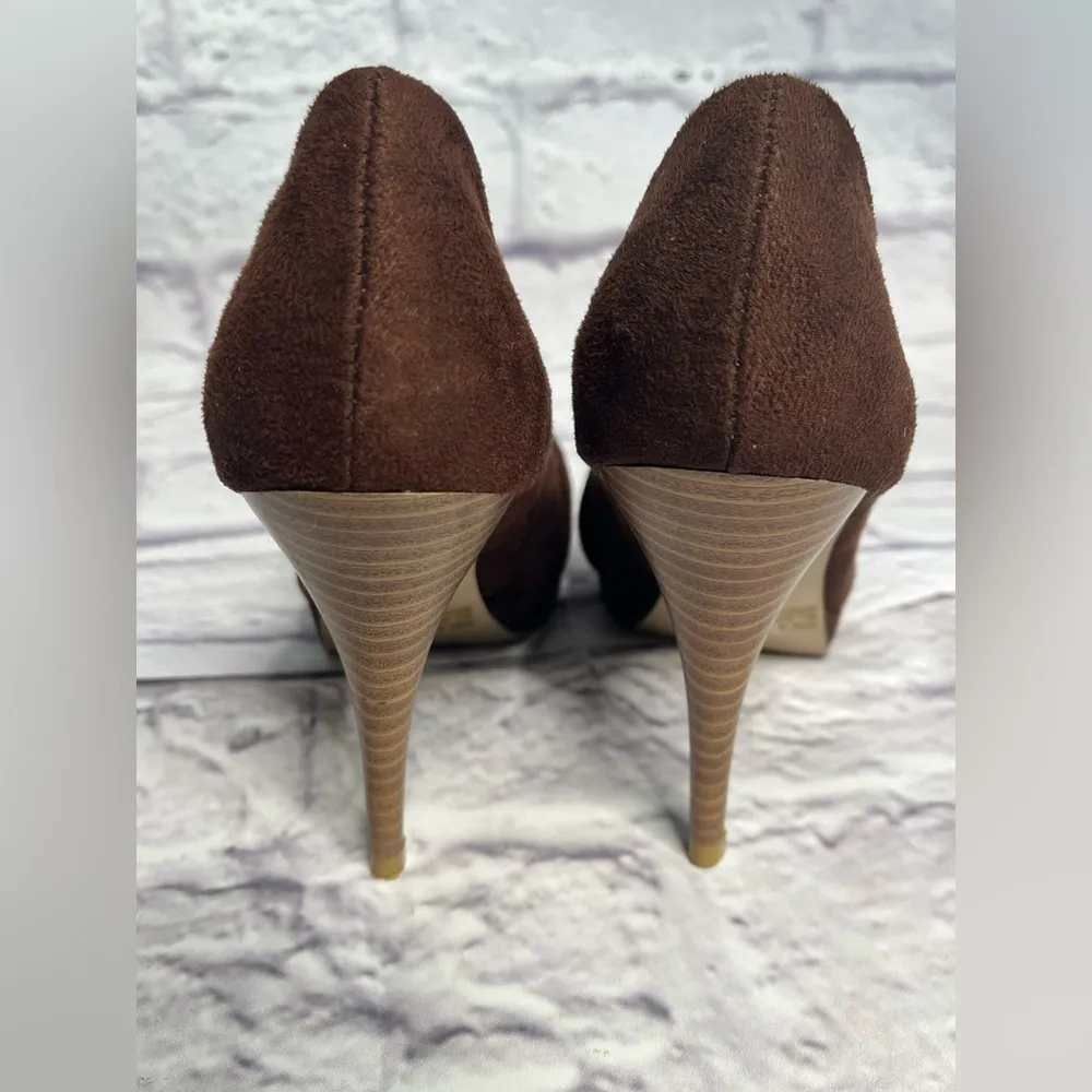 Wild Diva  women’s brown suede pumps size 6 - Image 5