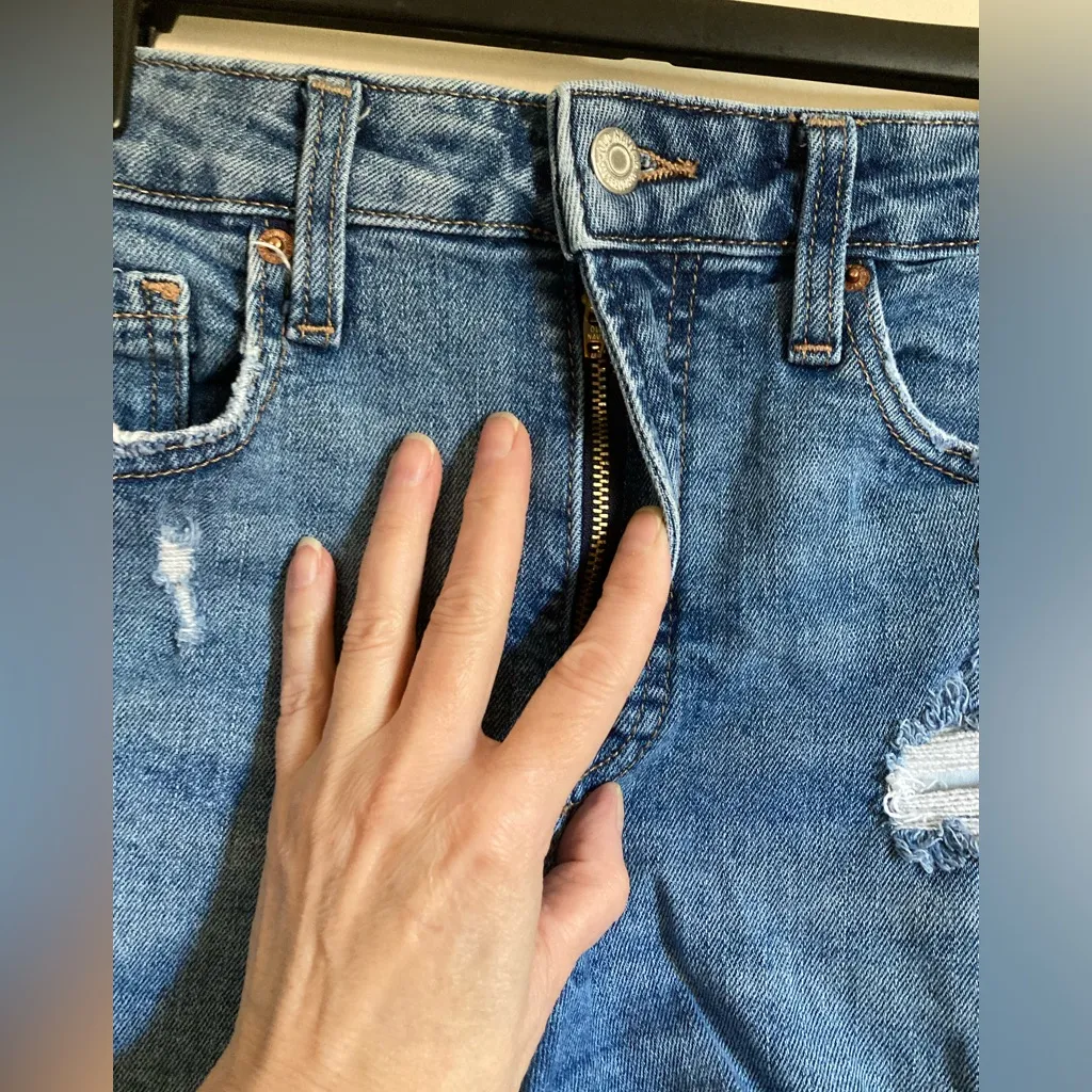 🌞Old Navy O.G. Short High Rise Distressed Ripped Denim Shorts - Image 5