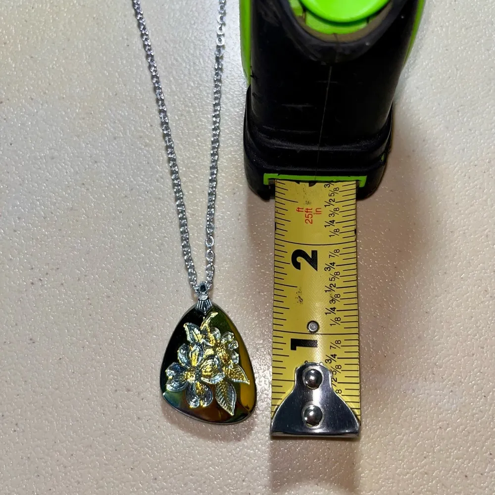 Vintage Glass Dogwood Floral Pendant Necklace - Image 4