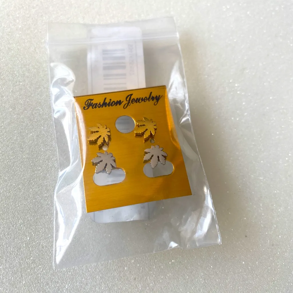 2 pairs plant leaf shape earrings silver/gold plated faux‎ fashion jewelry Gold - Image 6