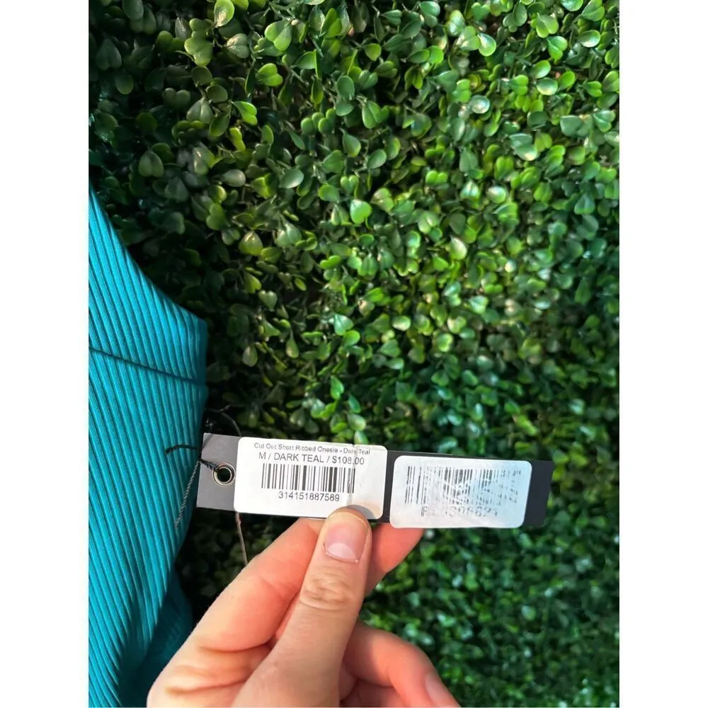 Carbon38 Cut Out Short Ribbed One Piece Romper Sz Medium NWT - Image 4