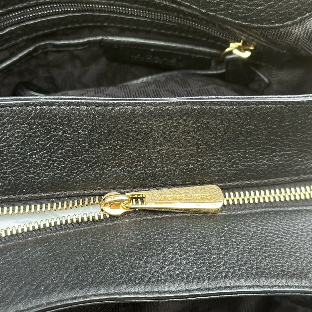 Michael Kors Jet Set Large Black Leather Shoulder Bag - Image 11