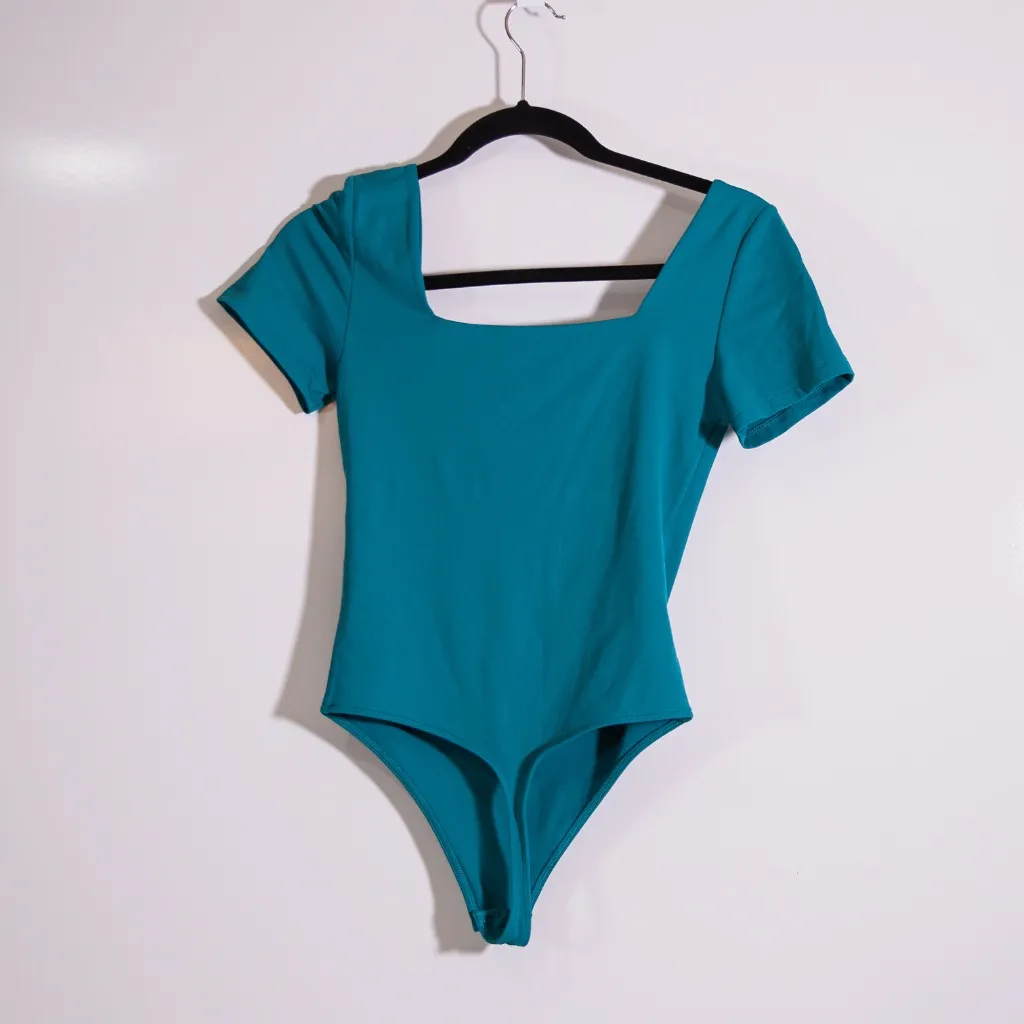 Aritzia Contour Squareneck Short Sleeve One Piece Bodysuit Teal Blue Small - Image 4