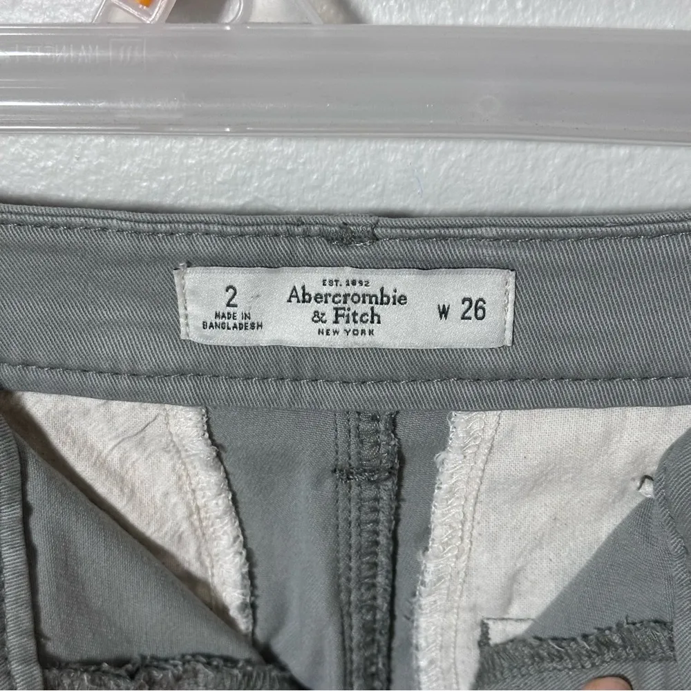 Abercrombie & Fitch Women Casual Gray Shorts size‎ 2 - Image 3