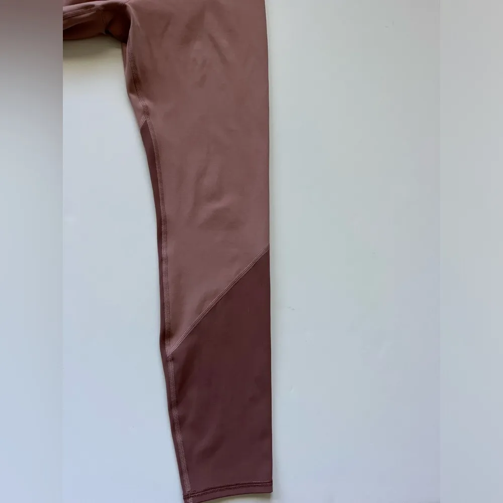 Vuori Colorblock Studio Legging in Light Terracotta -Size M - Image 7