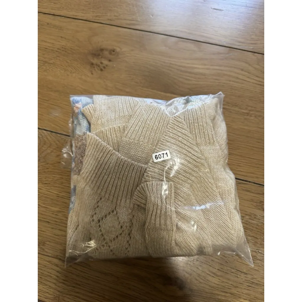 JANTZEN Petite Hand Embroidered Floral Sweater Size Small Floral Grandmacore‎ - Image 11