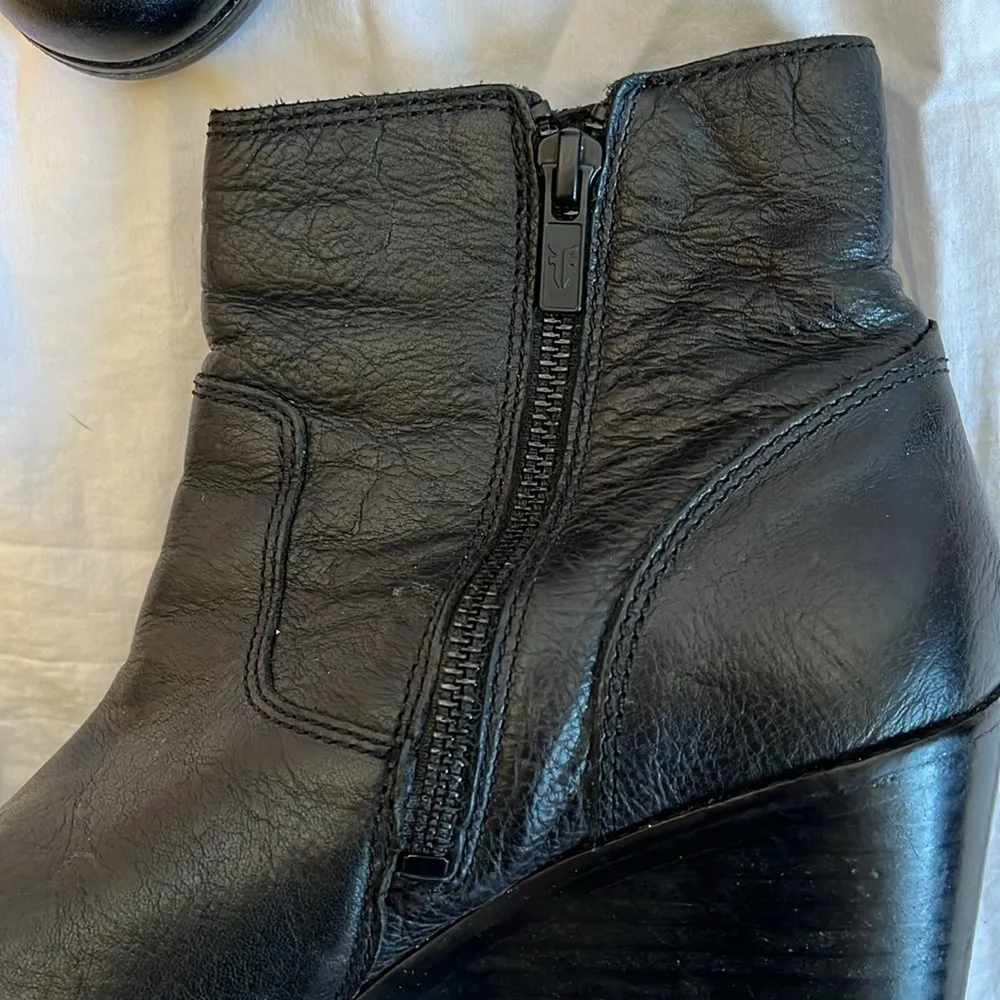 Frye Regina Wedge Pointed Toe Side Zip Western Leather Ankle Bootie - Image 4