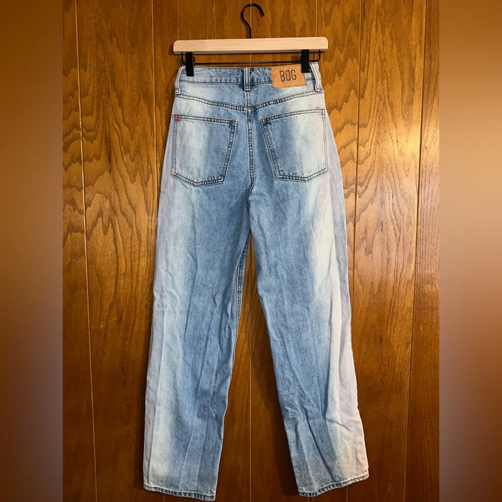 BDG Women's 24 High Rise Baggy Straight Leg Mom Jeans Acid Wash Blue UO - Image 5