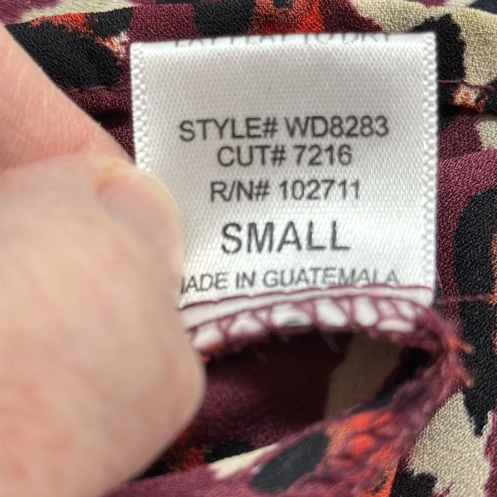 Gibson Purple Red Leopard Print Long Sleeve Button Down Blouse Size Small - Image 9