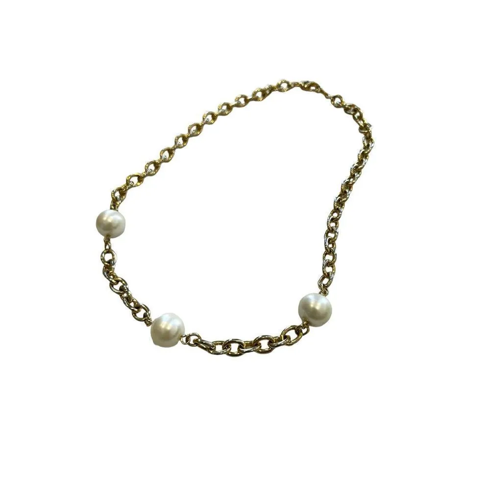 Gold tone rope chain and faux petal necklace - Image 6