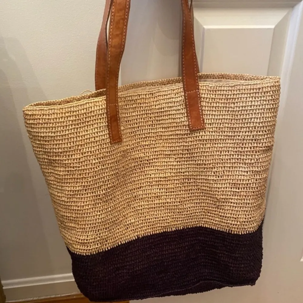 Montauk Color Block Raffia Tote (Navy) - Image 4