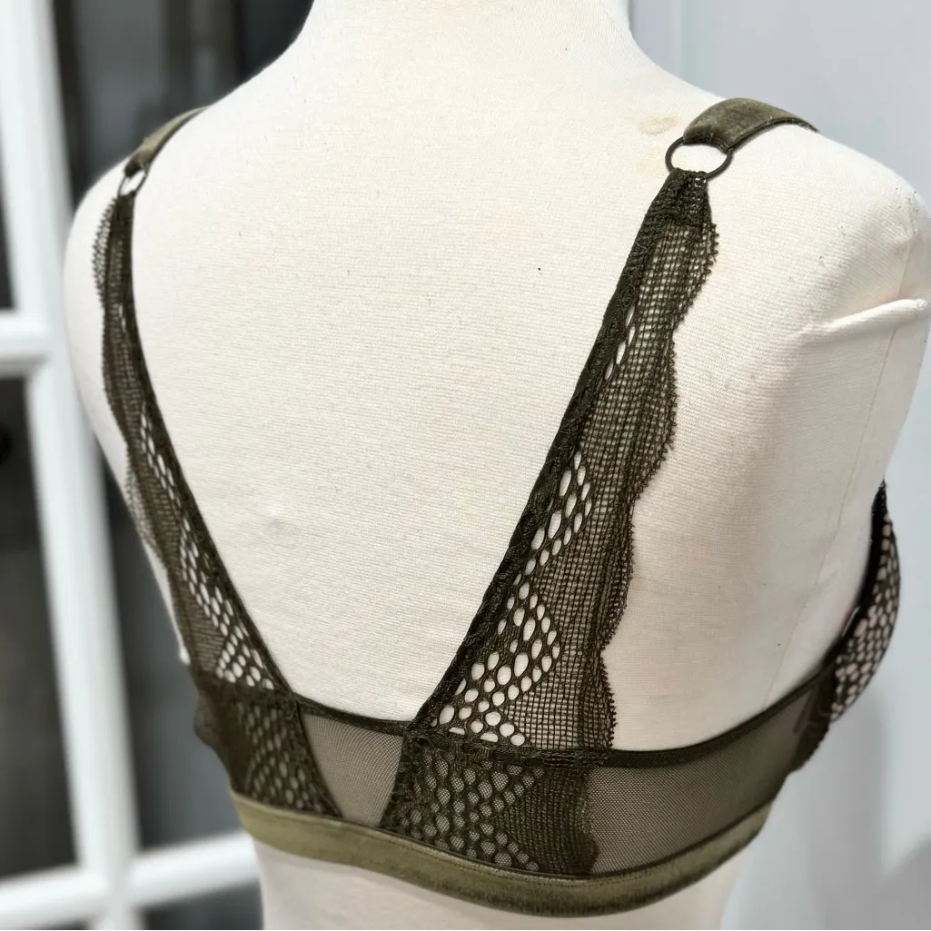 Victoria's Secret Very Sexy Limited Edition Olive Green Velvet Strap Push-up Bra - Image 6