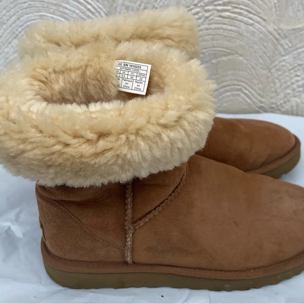 UGG CLASSIC SHORT ll WATER RESISTANT CHESTNUT Winter Boots - Image 9