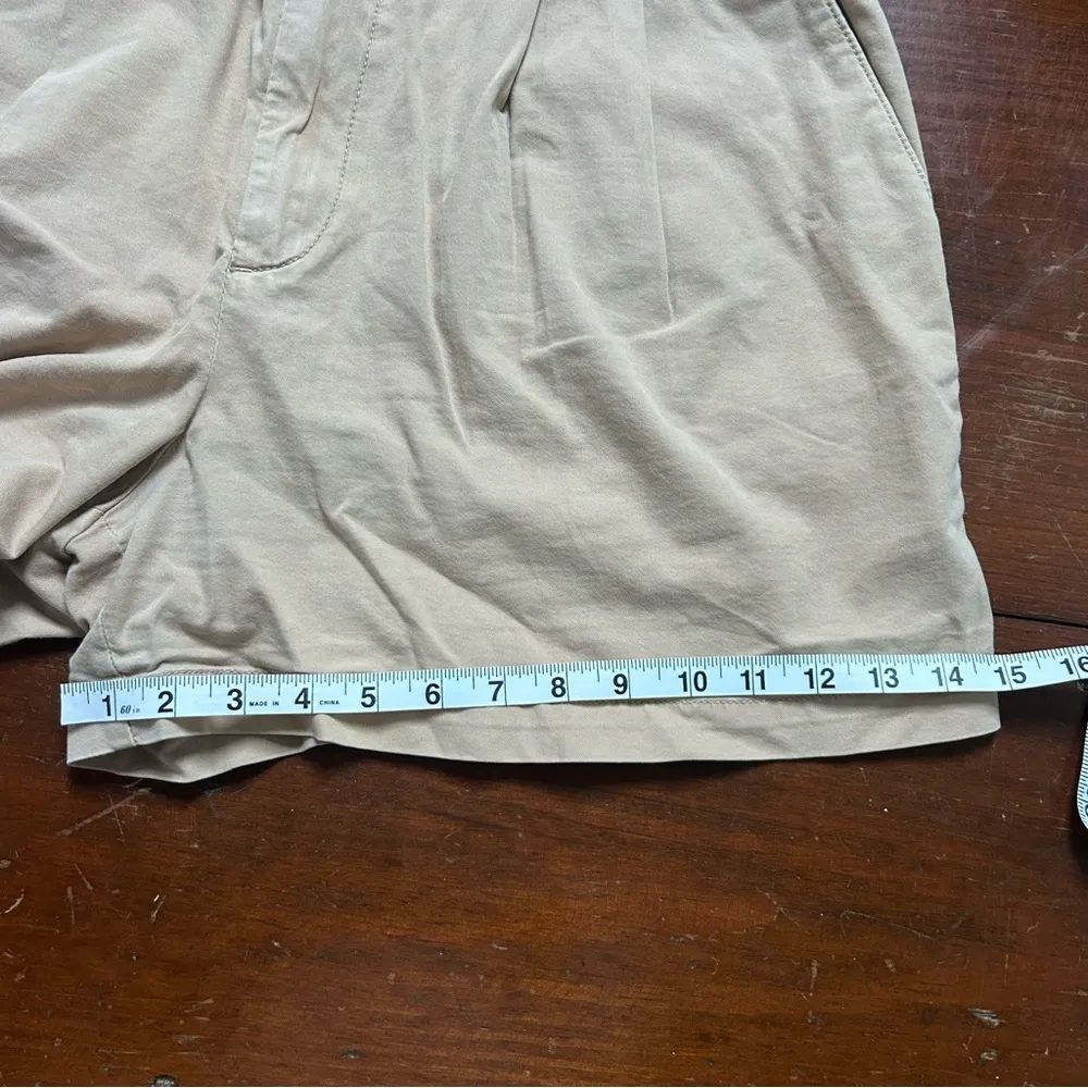 LOFT Women's Beige Cargo Shorts - Image 5