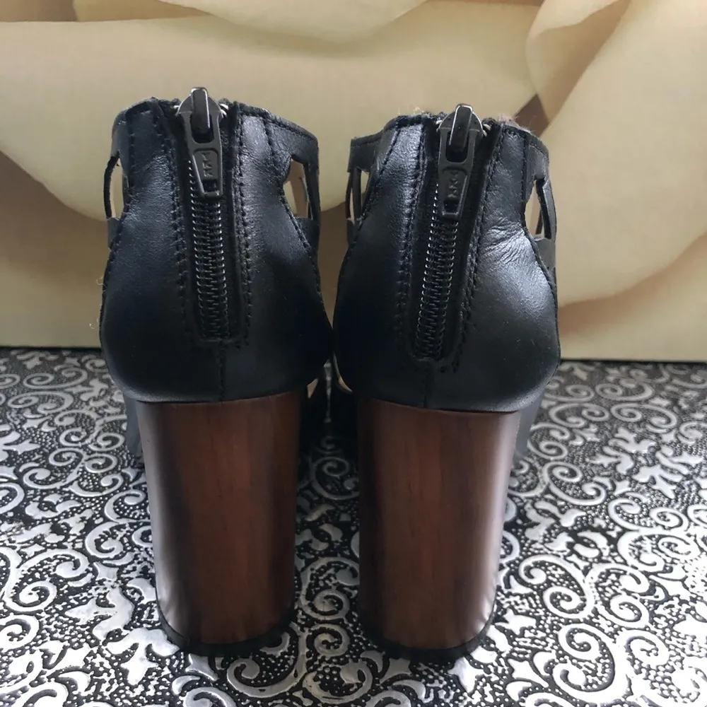 Eliana Bucci Italian Women’s Leather Cage Sandal Zip Black Booties size 36 - Image 3