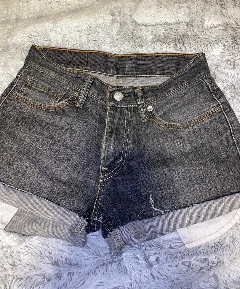 Levi’s Shorts - Image 3