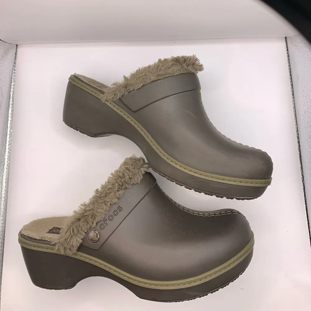 Women's Crocs Eva Cobbler Rubber Fur Lined Wedge Heel Clogs Brown Size 9 - Image 5