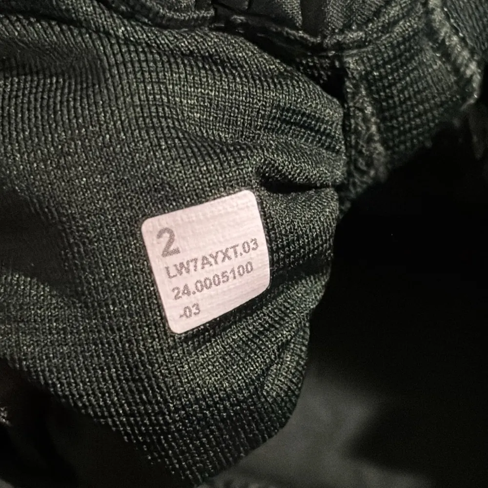 Lululemon Hotty Hot High-Rise Lined Short 4" - Image 4