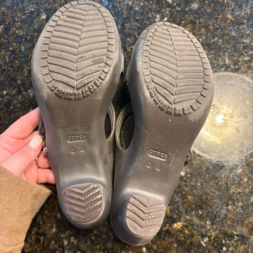 Crocs Women's Cyprus IV Slip‑On Block Strappy Heel Size 9 M Espresso/Mushroom - Image 5