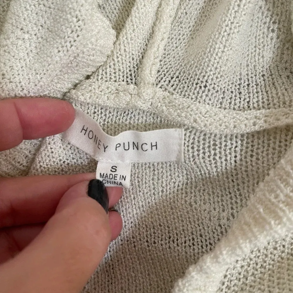 Women’s Honey Punch white sheer star print hooded sweater S - Image 5