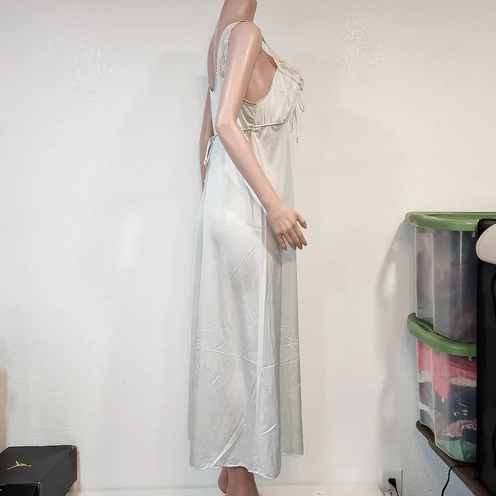 Vintage JcPenney Maxi Lightweight Cream Nightgown Sz M Size M - Image 12