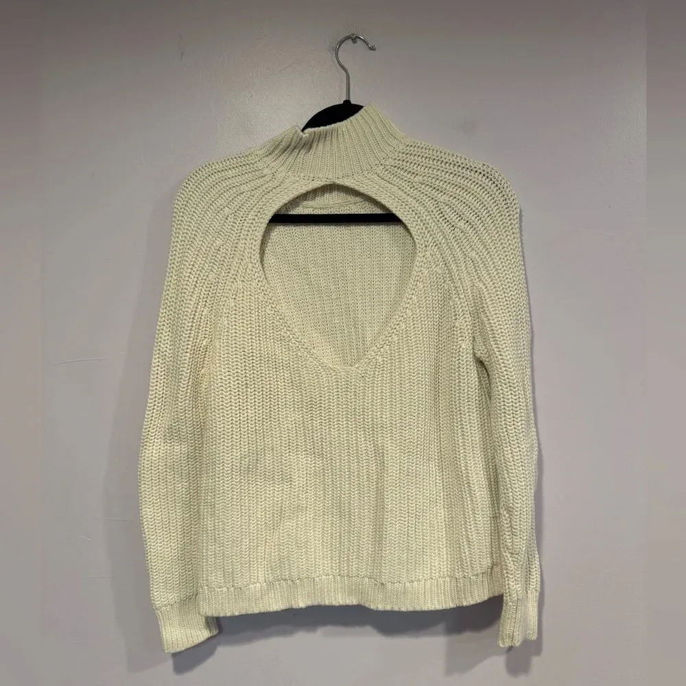 White knit open‎ back sweater - Image 3