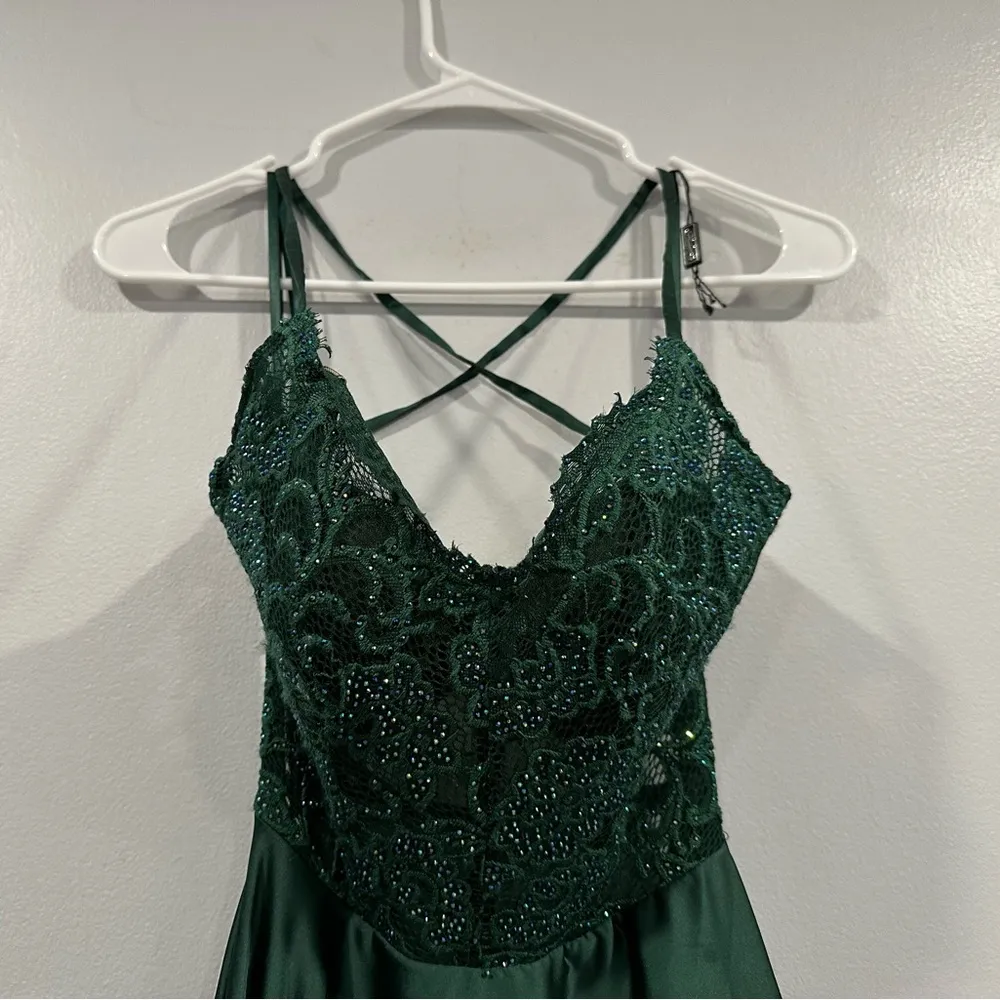 La Femme 29760 Emerald Green Strappy Back Gown 0 - Image 3