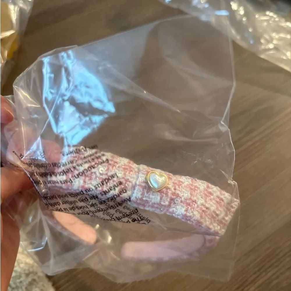 New stoney clover lane Skinny Bow Headband in Cupcake - Image 4