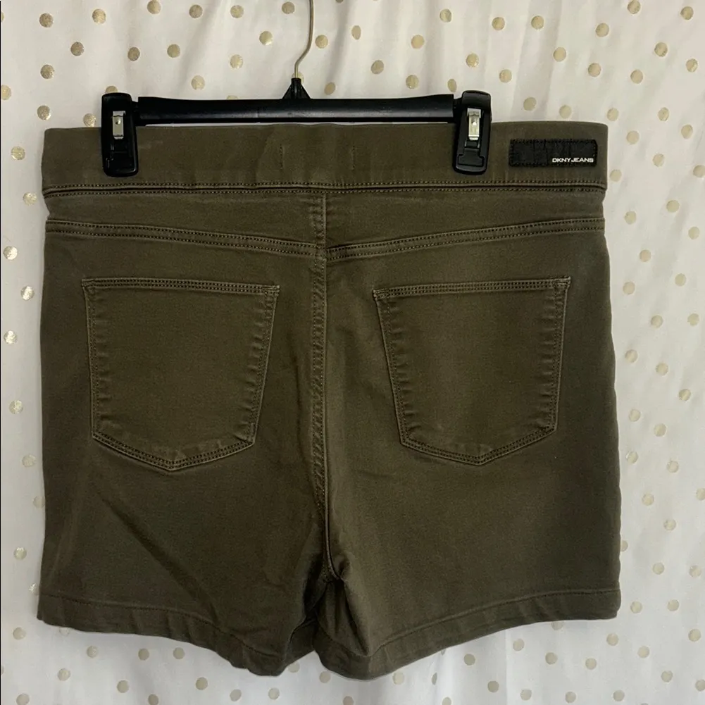DKNY Khaki Women's Cargo Shorts Green Size L - Image 3