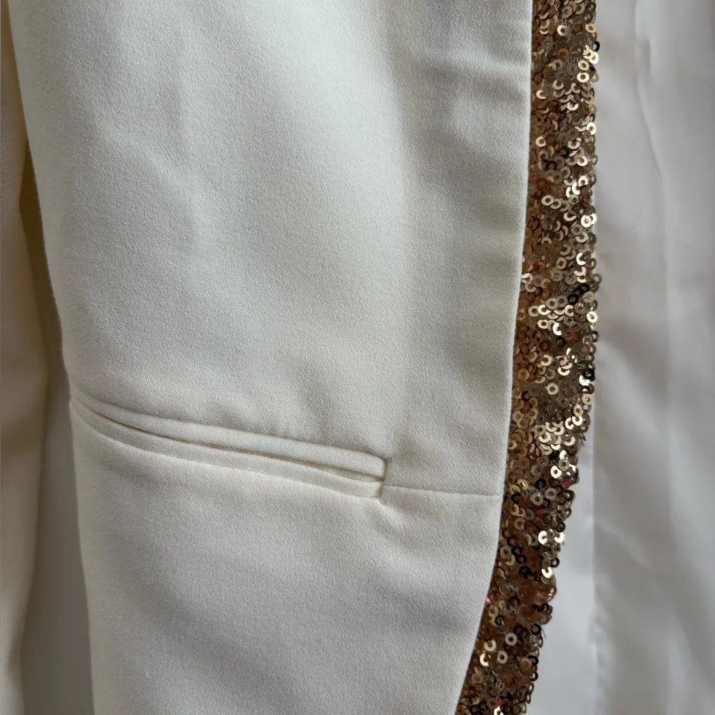 NWT! H&M Ivory Blazer with Gold Sequin Lapel – Size 2 - Image 3