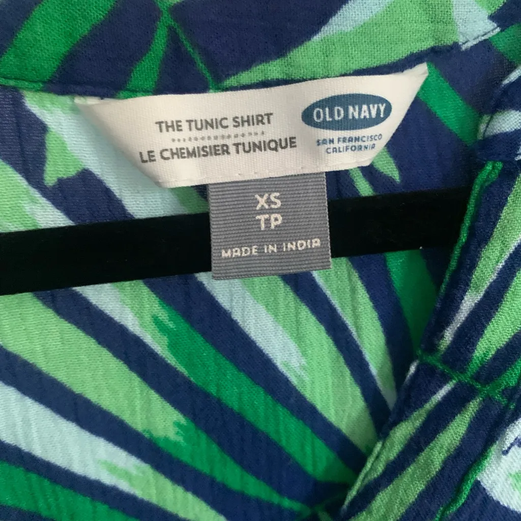 Old Navy Tropical Tunic Shirt Blue Green Leaves Size XS Lightweight Long Sleeves - Image 4