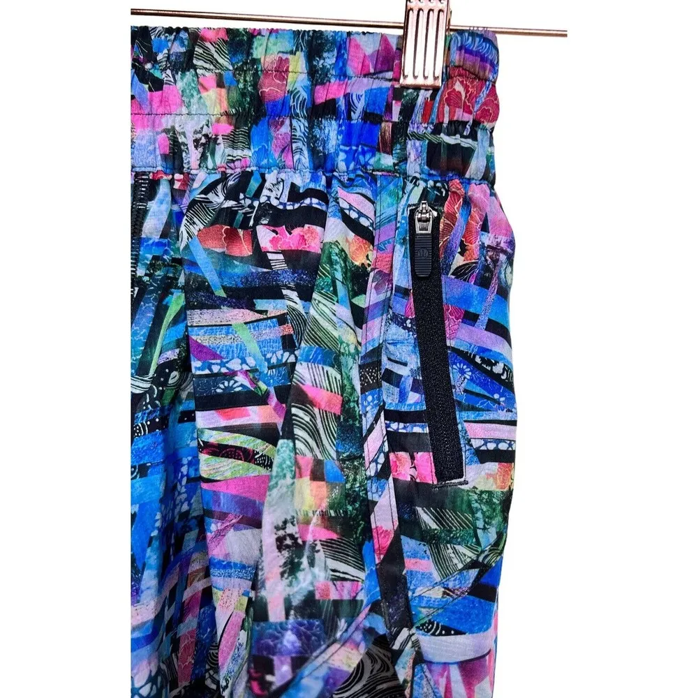 Lululemon Seawheeze 2018 Special Edition Tracker Short Women’s Size 4 - Image 3