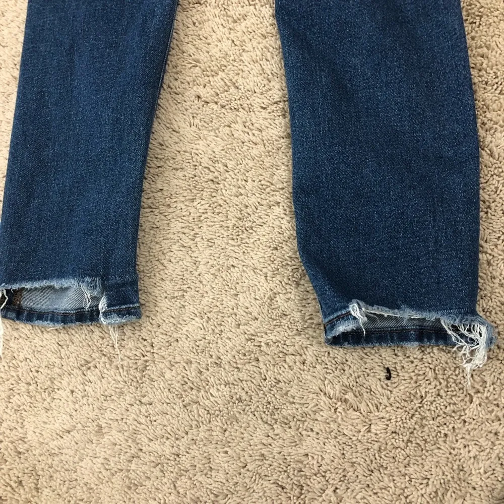 Women's American Eagle size two  Distressed Mom Jeans - Image 4