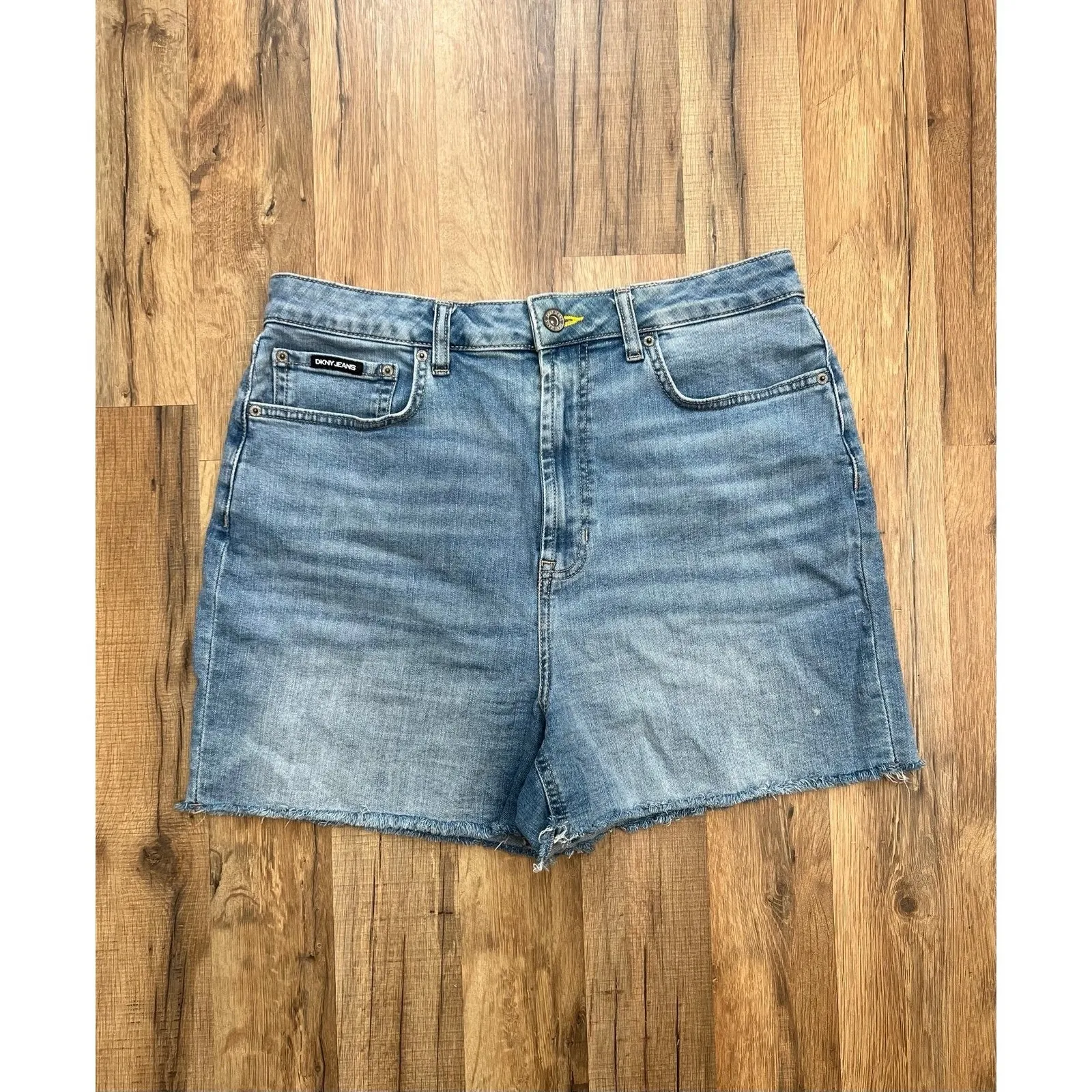 DKNY Kent High Rise‎ Womens Shorts Size 31/12 Retail $69.00 - Image 4