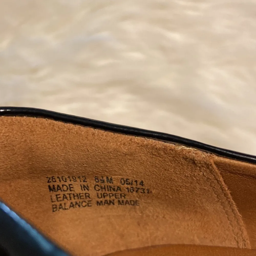 CLARK Artisan Shoes size 8.5 patend leather with bow color black - Image 13